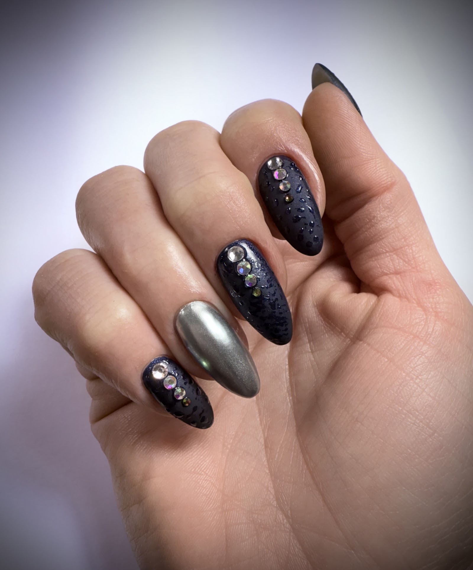 Nails by Lana Studio logo